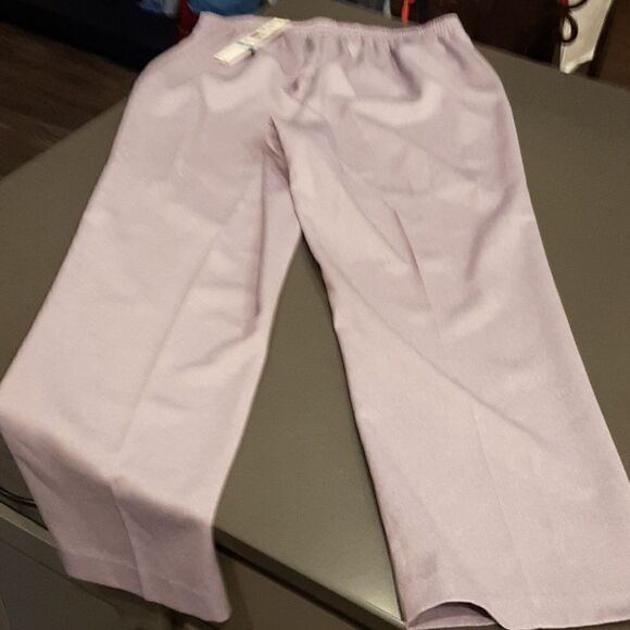 NWT Alfred Dunner "A Fine Romance" Lilac Pants - Picture 5 of 9